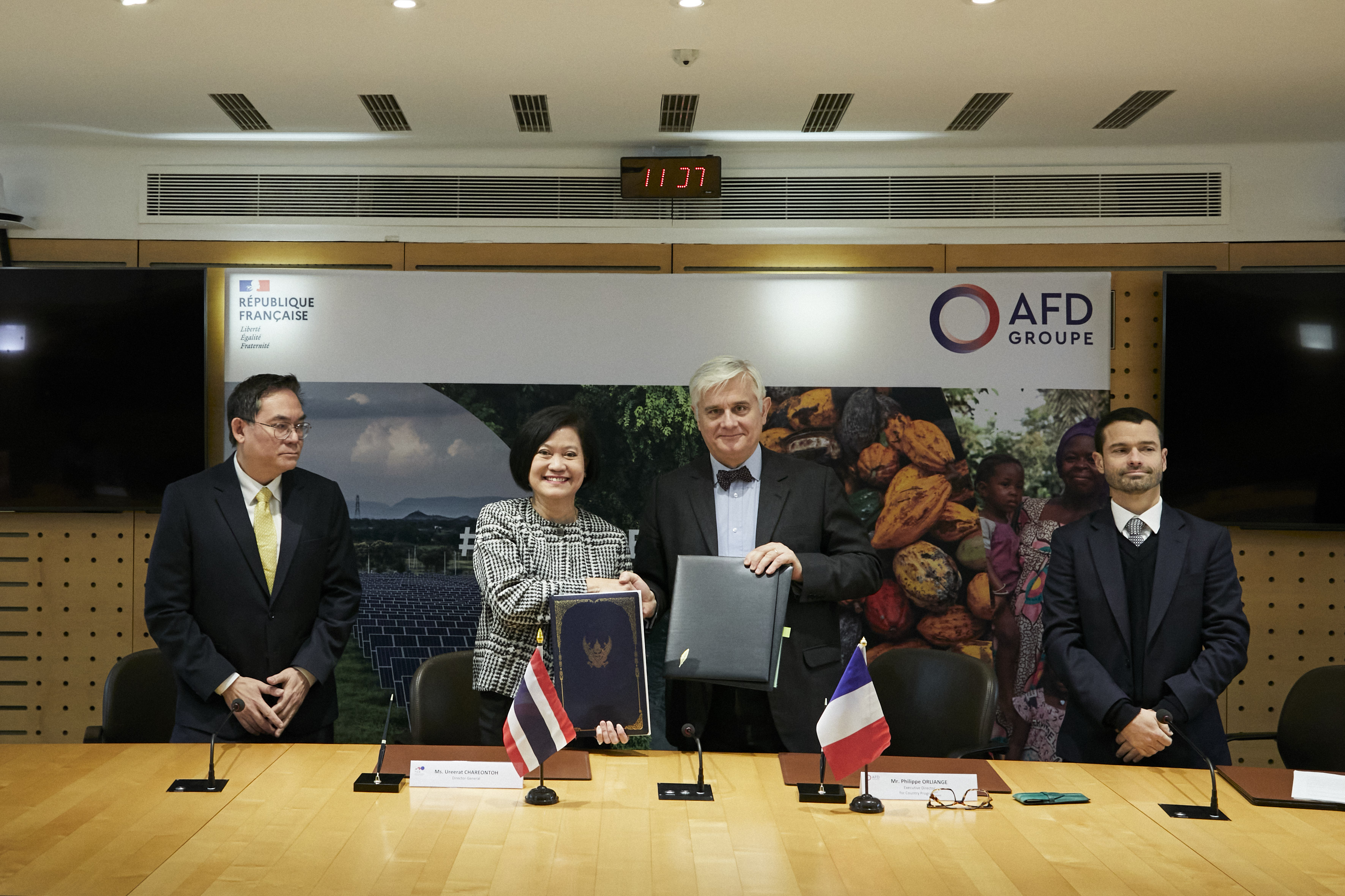 Partenariat Stratégique : L'AFD et TICA signent un avenant historique ...