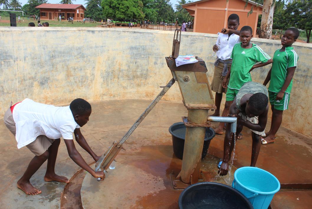 Togo, éducation, pompe