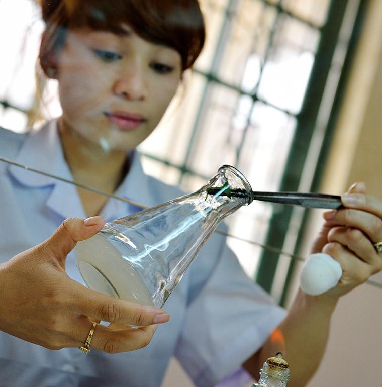 Vietnam formation femme laboratoire
