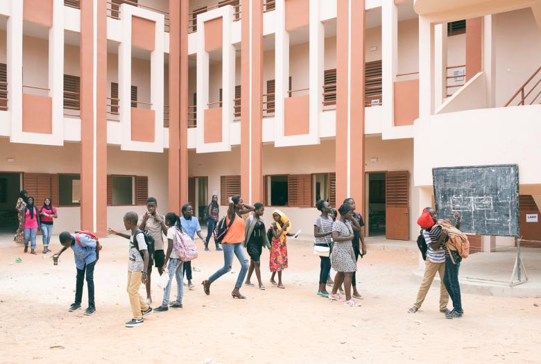 Appui au développement de l'enseignement moyen dans la région de Dakar - Image -
