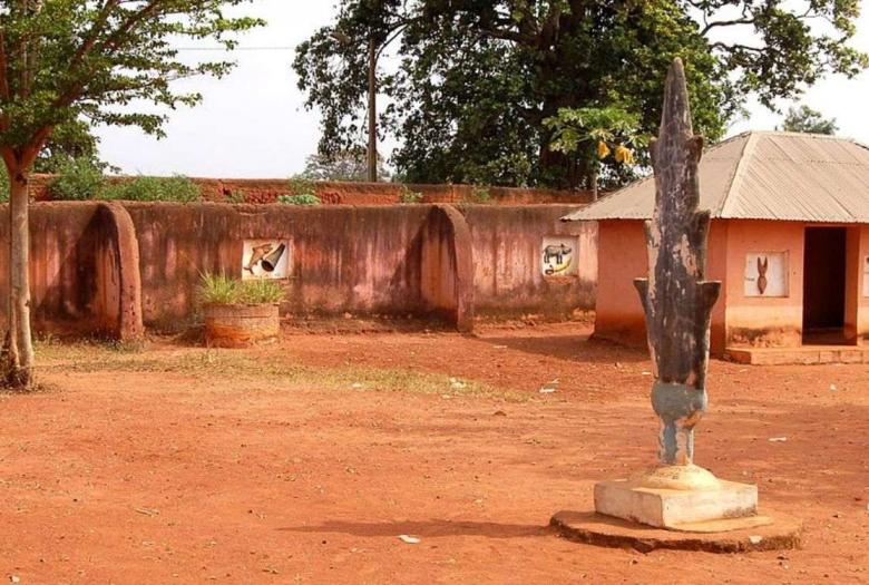 Ce projet vise à mettre en valeur le site historique d’Abomey et à renforcer les capacités béninoises en termes de conservation et de valorisation patrimoniale.