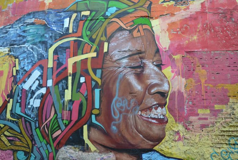 Visage de femme sur un mural en Colombie.