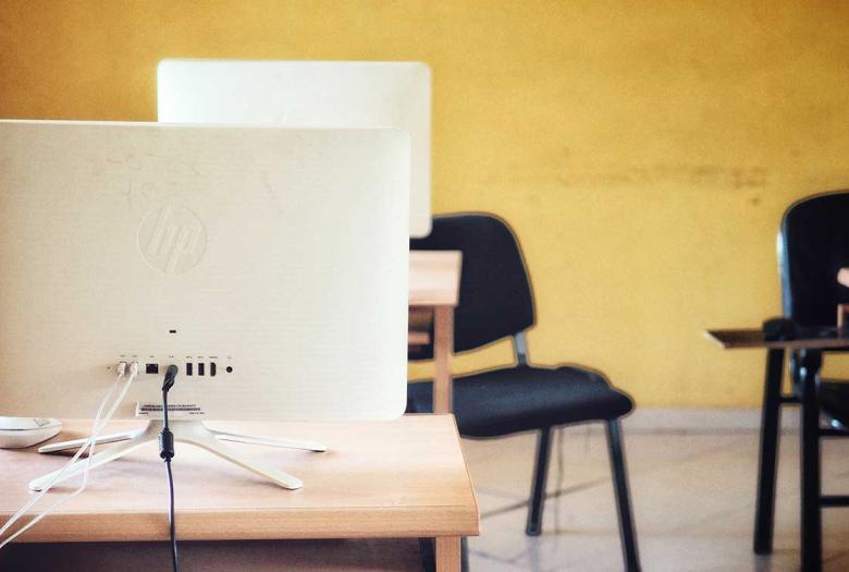 Le projet vise à renforcer les capacités des établissements avec des capacités d’accueil augmentées, des équipements adéquats et une offre de formation adaptée aux besoins réels des Comores. 