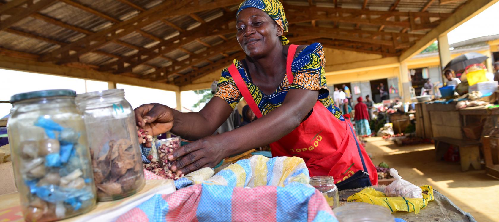 market, Cameroun, woman