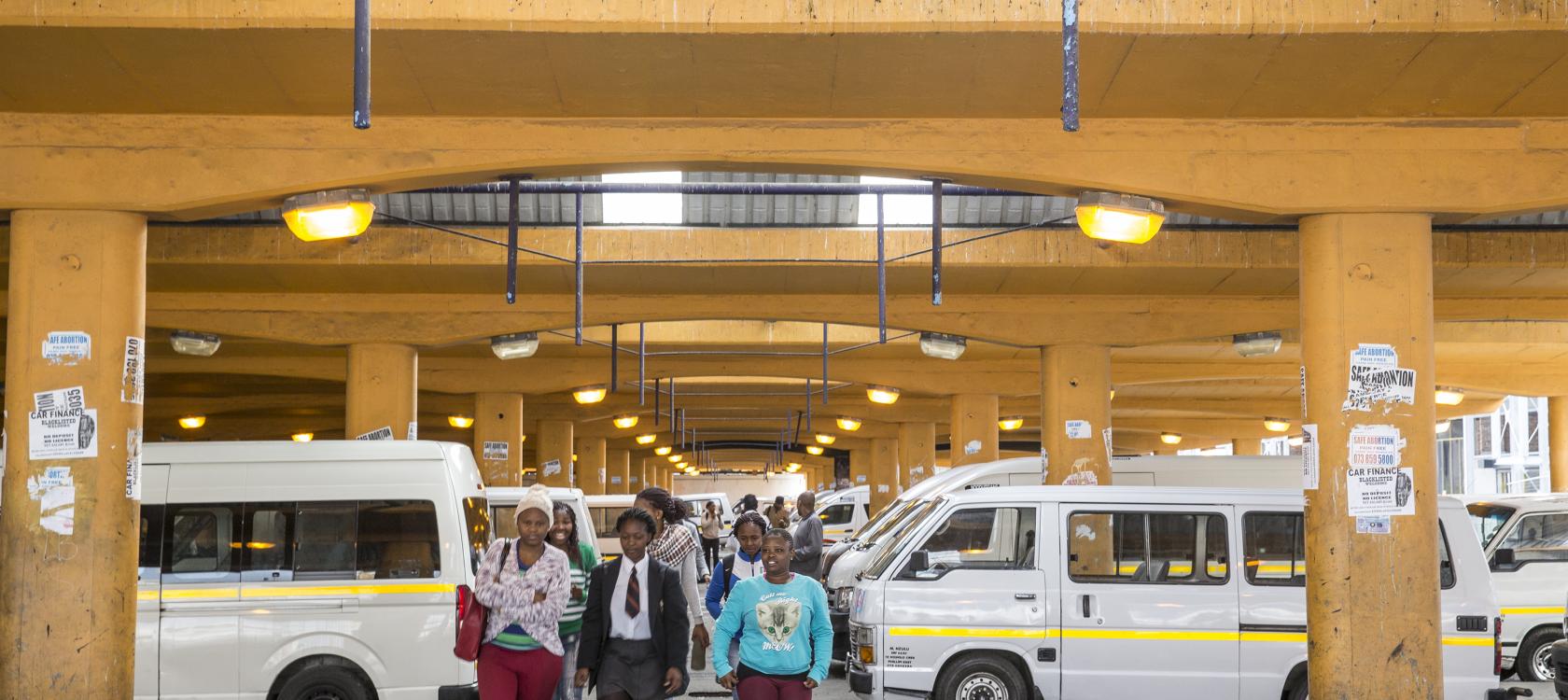 La station de mini-bus de Cape Town (Afrique du Sud)