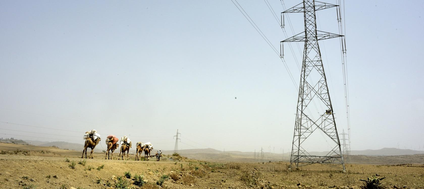 électricité Afrique ligne haute tension caravane