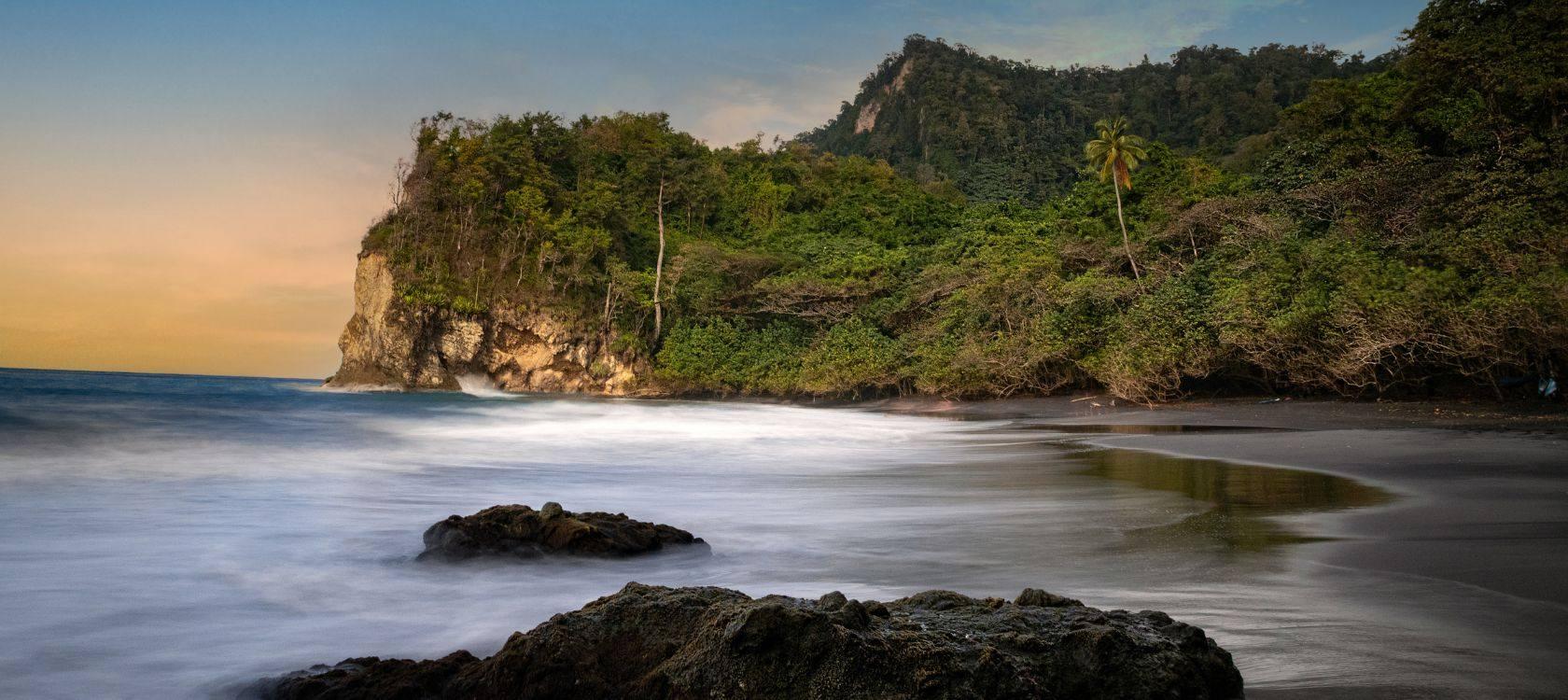 Plage d'Anse Couleuvre, nord-Martinique