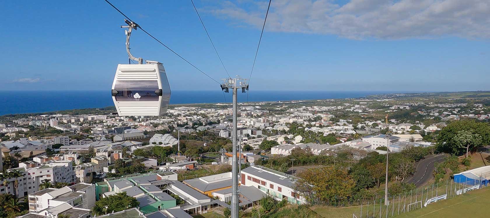 Le téléphérique urbain de SaintDenis « Papang » AFD Agence Française de Développement