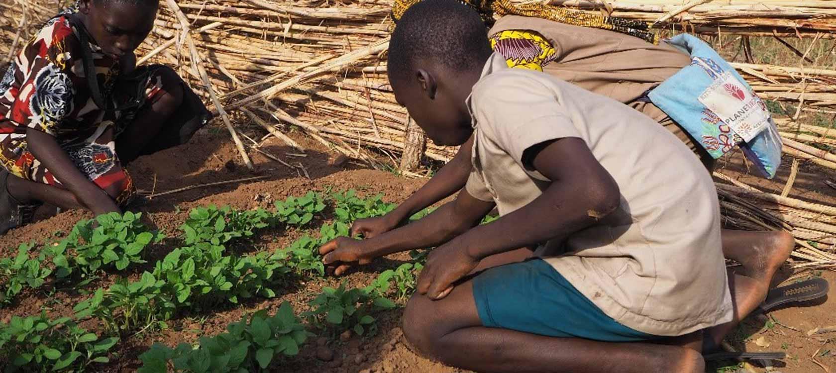 L'AFD accompagne l'ONG Planète urgence dans le renforcement de capacités pour l’adaptation au changement climatique des élèves des écoles primaires publiques du Bénin