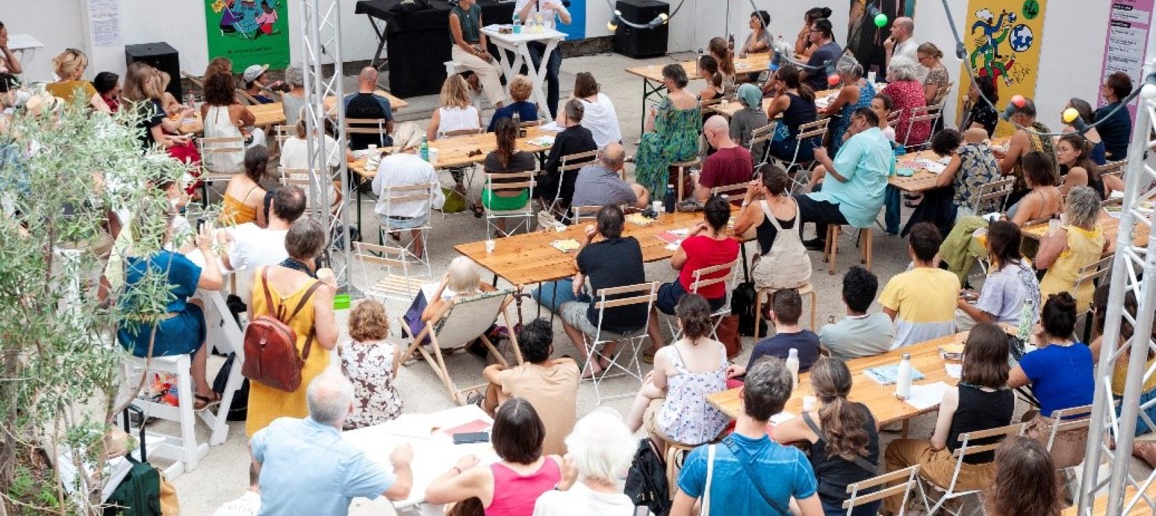 Agir pour le vivant est un programme de rencontres, de réflexions et de sensibilisation à destination du grand public et des jeunes générations.