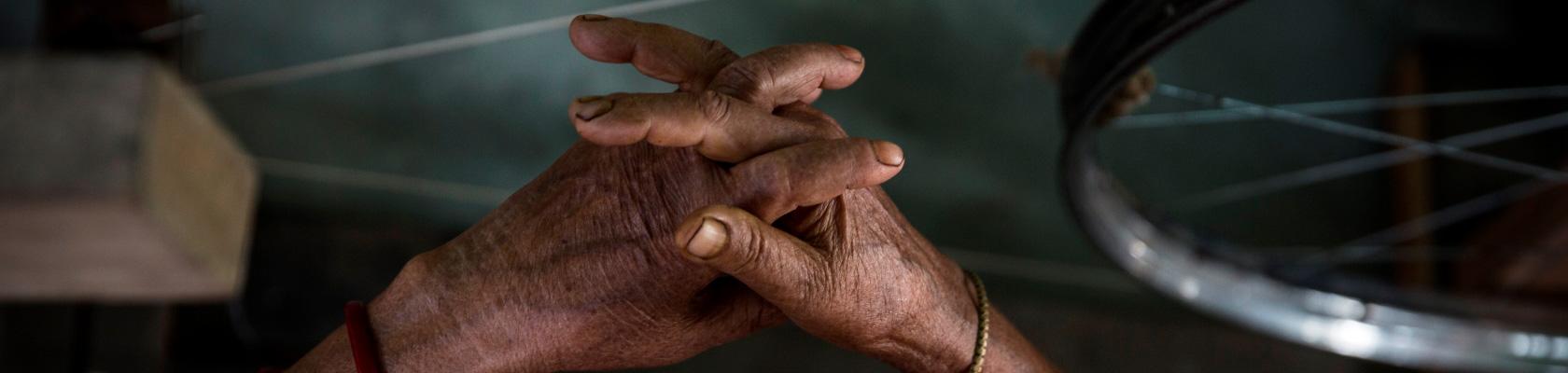 notre rôle, mains croisées, Inde