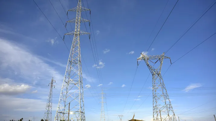 Improving national power transmission / Didier Gentilhomme