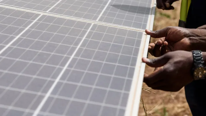 Développer le solaire pour faciliter l’accès à une énergie fiable et à faible coût au Burkina Faso