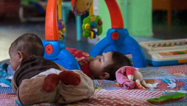 L'AFD accompagne Santé Sud pour prévenir le délaissement parental et favoriser une protection de remplacement pour les enfants sans soutien familial.