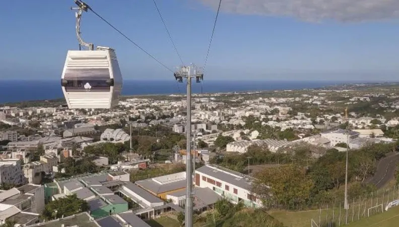 LA REUNION : Le téléphérique urbain de Saint-Denis « Papang »