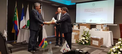 La Commission de l’océan Indien remet des équipements à Maurice dans le cadre de son plan de riposte Covid-19