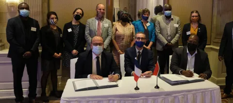 Photo of signing ceremony