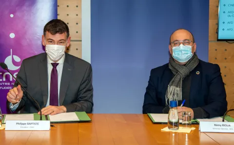 Signature partenariat CNES - AFD