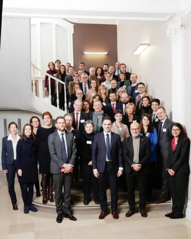 Le groupe AFD et les établissements publics français s'engagent pour renforcer leur expertise au service du développement durable et de la solidarité internationale